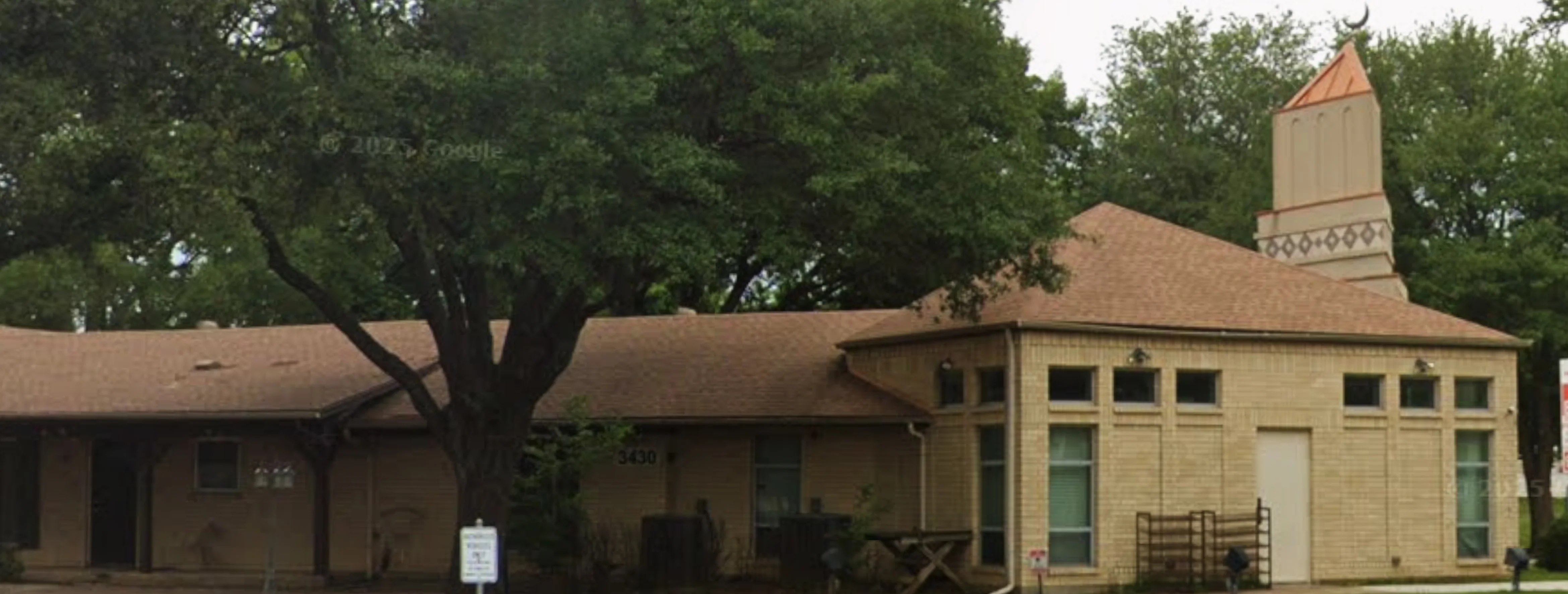 Exterior view of Islamic Association of Lewisville & Flower Mound Flower Mound building